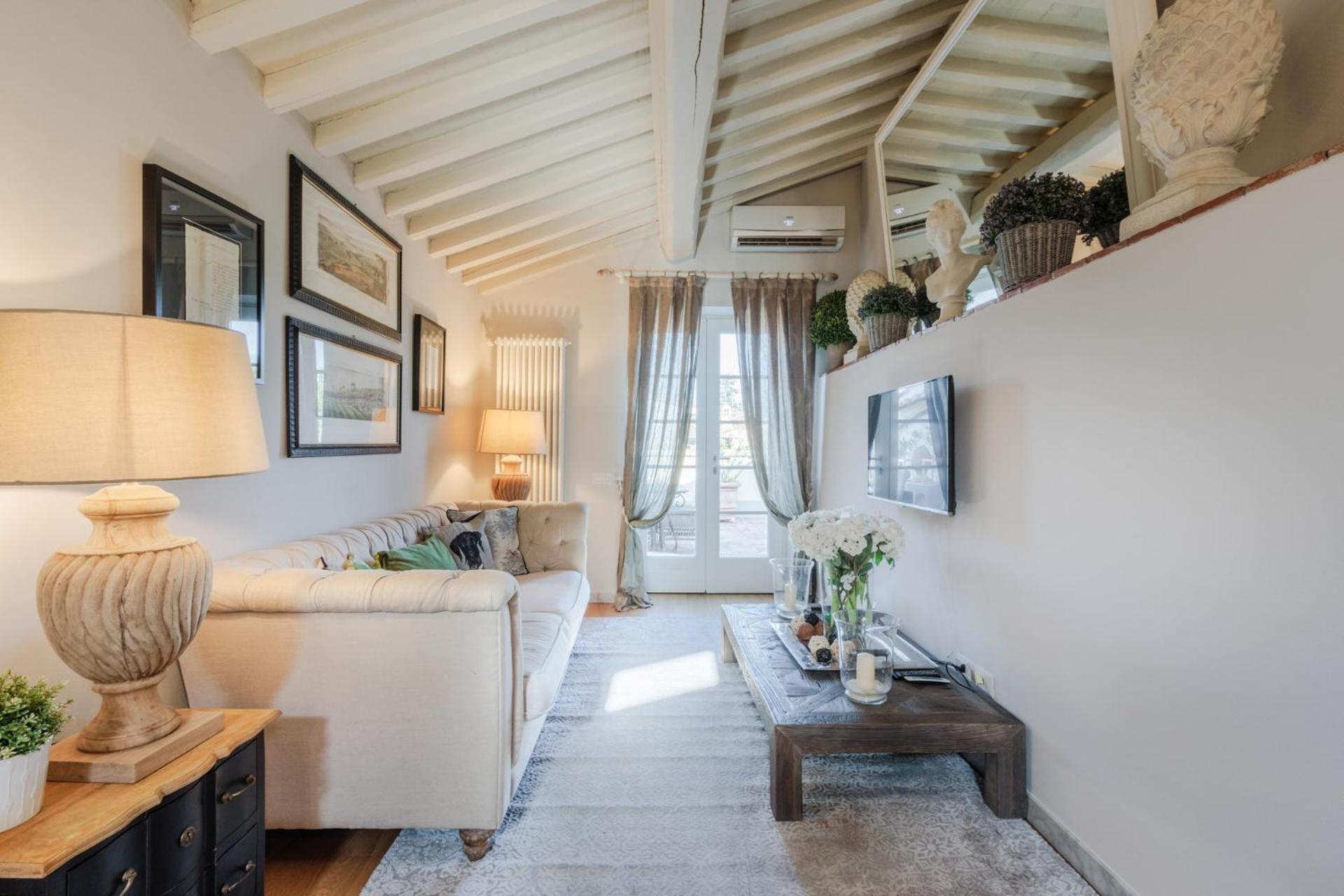 Casa Laura, Unwind Yourself On A Luxury Terrace In Town Apartment *