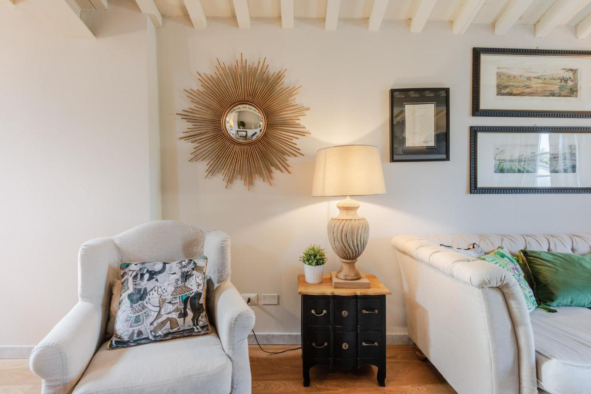 Apartment Casa Laura, Unwind Yourself On A Luxury Terrace In Town