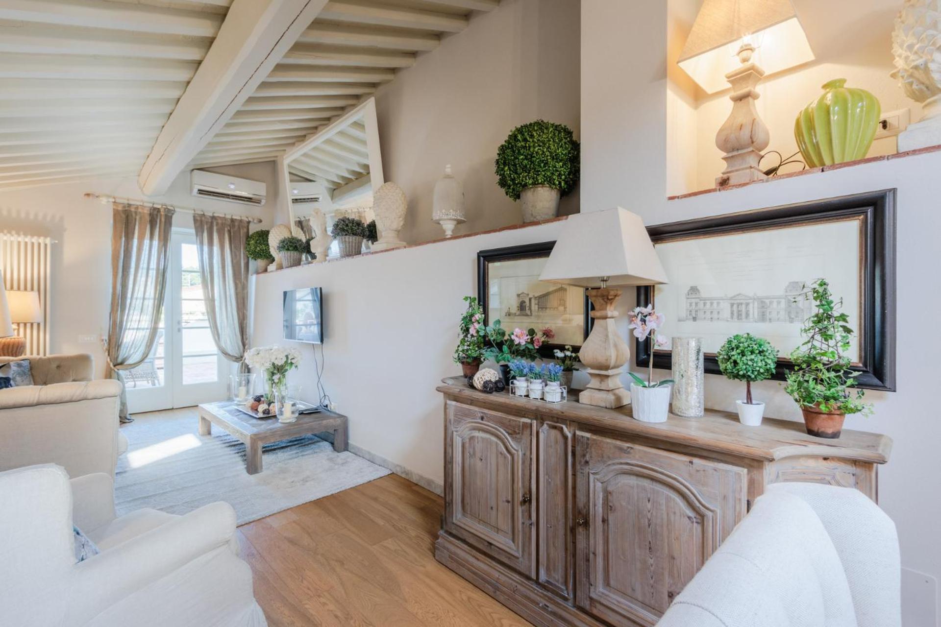 Casa Laura, Unwind Yourself On A Luxury Terrace In Town Apartment *