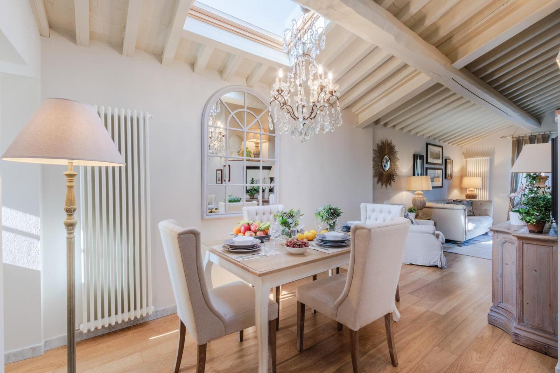 Casa Laura, Unwind Yourself On A Luxury Terrace In Town Apartment